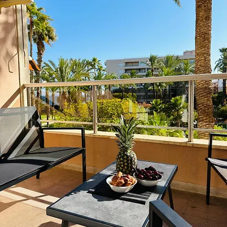 شقة El Palmeral Vistas, Sea View, Pool Seasonal 15 June-15 Sept *